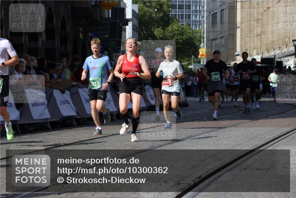 13.09.2026 - 21. swb-Marathon Bremen Strokosch-Dieckow http://msf.ph/oto/10300362 13.09.2026 13:20:56 Ziel 541, 769, 876, 1197, 1528, 1646, 2493, 2953, 3813, 3866, 4174, 4357, 4358, 4482, 5213, 5493, 5855, 5954, 6177, 6495, 6496, 7411, 7517, 8141, 8804, 9162, 9691, 9721, 9949, 13126, 854, 1191, 3450, 3933, 4362, 4465, 4734, 6357, 6970, 8237, 8323, 8622, 8971, 9267, 9268, 13120 meine-sportfotos.de