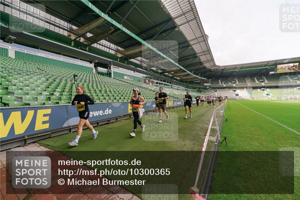13.09.2026 - 21. swb-Marathon Bremen Michael Burmester http://msf.ph/oto/10300365 13.09.2026 10:39:55 Laufen im Stadion 10135, 10138, 10139, 10156, 10169, 10188, 10204, 10213, 10217, 10229, 10234, 10238, 10259, 10260, 10279, 10280, 10299, 10314, 10321, 10360, 10363, 10364, 10378, 10386, 10404, 10406, 10417, 10424, 10435, 10455, 10457, 10469, 10484, 10493, 10501, 10505, 10510, 10511, 10526, 10556, 10570, 10576, 10580, 10582, 10595, 10599, 10609, 10616, 10619, 10630, 10653, 10660, 10662, 10664, 10686, 10696, 10712, 10737, 10743, 10751 meine-sportfotos.de