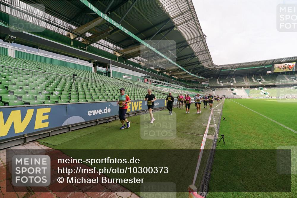 13.09.2026 - 21. swb-Marathon Bremen Michael Burmester http://msf.ph/oto/10300373 13.09.2026 10:39:59 Laufen im Stadion 10135, 10138, 10139, 10156, 10169, 10188, 10204, 10213, 10217, 10229, 10234, 10238, 10259, 10260, 10279, 10280, 10299, 10314, 10321, 10360, 10363, 10364, 10378, 10386, 10404, 10406, 10417, 10424, 10435, 10455, 10457, 10469, 10484, 10493, 10501, 10505, 10510, 10511, 10556, 10570, 10576, 10580, 10582, 10595, 10599, 10609, 10616, 10619, 10630, 10653, 10660, 10662, 10664, 10686, 10696, 10712, 10737, 10743, 10751 meine-sportfotos.de