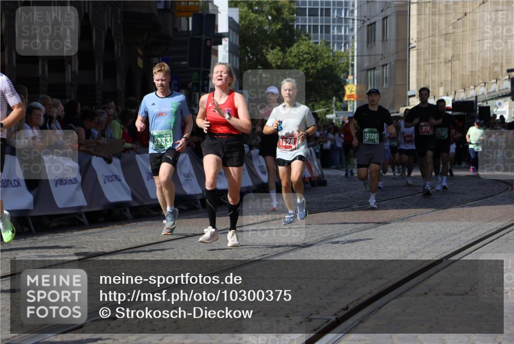 13.09.2026 - 21. swb-Marathon Bremen Strokosch-Dieckow http://msf.ph/oto/10300375 13.09.2026 13:20:56 Ziel 541, 769, 876, 1197, 1528, 1646, 2493, 2953, 3813, 3866, 4174, 4357, 4358, 4482, 5213, 5493, 5855, 5954, 6177, 6495, 6496, 7411, 7517, 8141, 8804, 9162, 9691, 9721, 9949, 13126, 854, 1191, 3450, 3933, 4362, 4465, 4734, 6357, 6970, 8237, 8323, 8622, 8971, 9267, 9268, 13120 meine-sportfotos.de