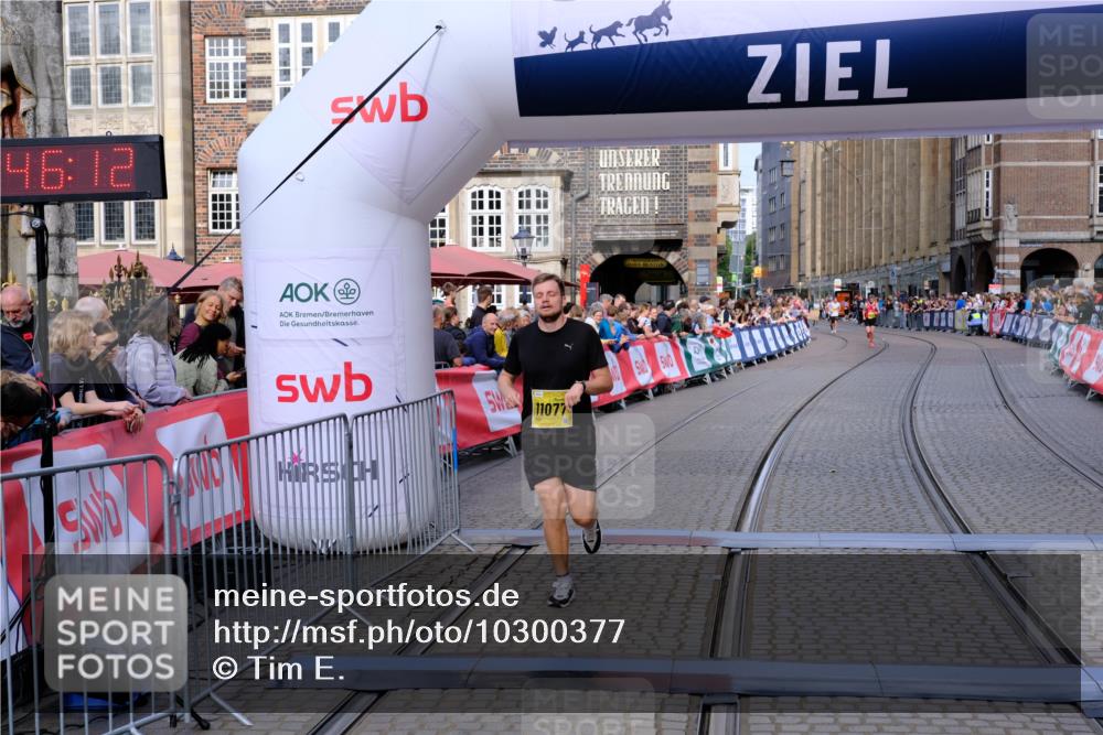 13.09.2026 - 21. swb-Marathon Bremen Tim E. http://msf.ph/oto/10300377 13.09.2026 10:41:28 Ziel 11077, 11201, 12209 meine-sportfotos.de