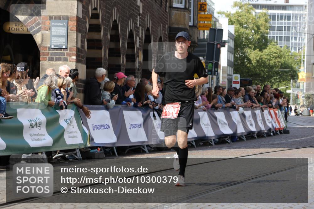 13.09.2026 - 21. swb-Marathon Bremen Strokosch-Dieckow http://msf.ph/oto/10300379 13.09.2026 12:49:53 Ziel 968, 1483, 547 meine-sportfotos.de