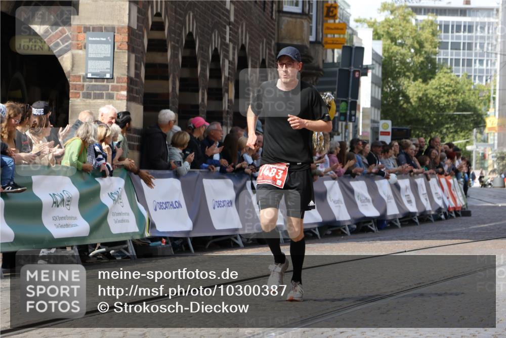 13.09.2026 - 21. swb-Marathon Bremen Strokosch-Dieckow http://msf.ph/oto/10300387 13.09.2026 12:49:53 Ziel 968, 1483, 547 meine-sportfotos.de