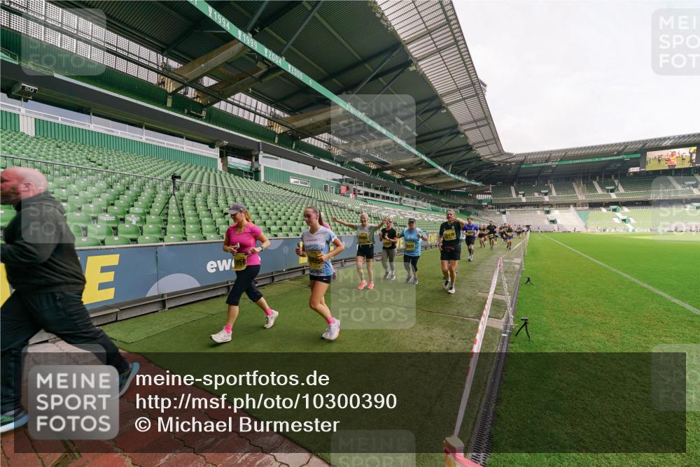 13.09.2026 - 21. swb-Marathon Bremen Michael Burmester http://msf.ph/oto/10300390 13.09.2026 10:40:02 Laufen im Stadion 10135, 10138, 10139, 10156, 10169, 10204, 10213, 10217, 10229, 10234, 10238, 10259, 10279, 10280, 10299, 10314, 10321, 10354, 10360, 10363, 10364, 10378, 10386, 10404, 10406, 10417, 10424, 10435, 10455, 10457, 10469, 10484, 10493, 10501, 10505, 10510, 10511, 10545, 10556, 10570, 10576, 10580, 10582, 10595, 10599, 10609, 10611, 10616, 10619, 10630, 10653, 10660, 10662, 10664, 10686, 10694, 10696, 10712, 10737, 10743, 10751 meine-sportfotos.de