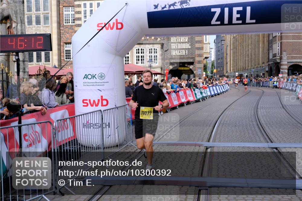 13.09.2026 - 21. swb-Marathon Bremen Tim E. http://msf.ph/oto/10300392 13.09.2026 10:41:29 Ziel 11077, 11201, 12209 meine-sportfotos.de