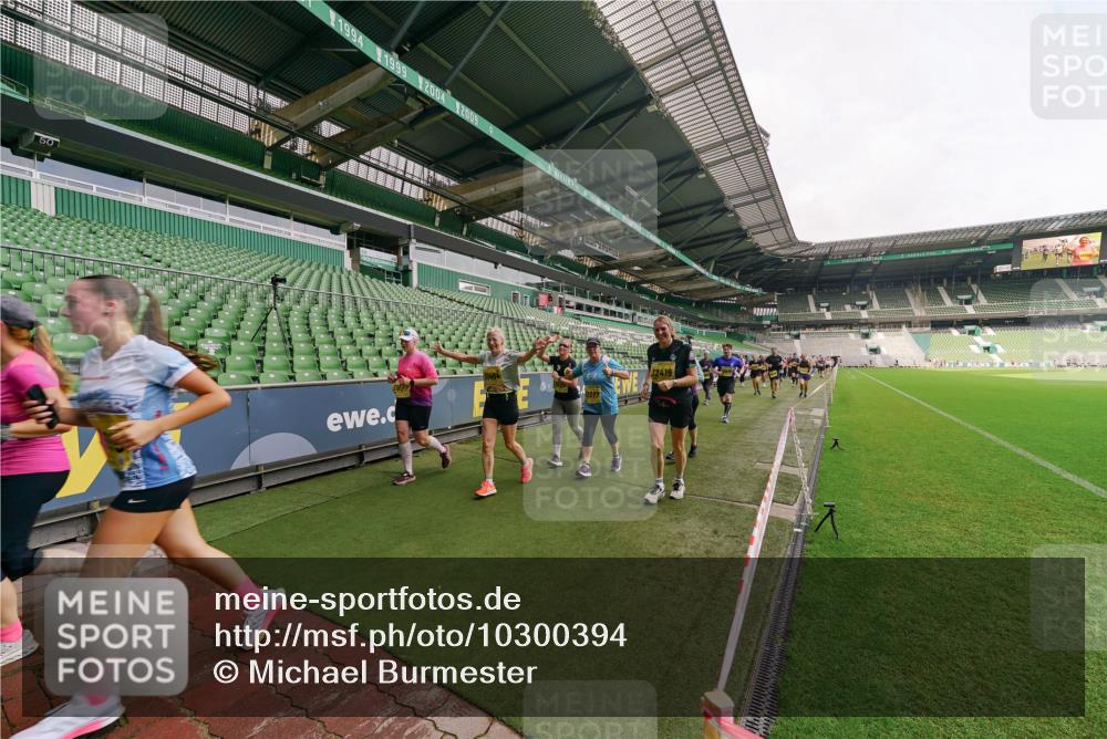 13.09.2026 - 21. swb-Marathon Bremen Michael Burmester http://msf.ph/oto/10300394 13.09.2026 10:40:03 Laufen im Stadion 10135, 10138, 10139, 10156, 10169, 10204, 10213, 10217, 10229, 10234, 10238, 10279, 10280, 10299, 10314, 10321, 10354, 10360, 10363, 10364, 10378, 10386, 10404, 10406, 10417, 10424, 10435, 10455, 10457, 10469, 10484, 10493, 10501, 10505, 10510, 10511, 10545, 10556, 10570, 10576, 10580, 10582, 10595, 10599, 10609, 10611, 10616, 10619, 10630, 10653, 10660, 10662, 10664, 10686, 10694, 10696, 10712, 10737, 10743, 10751 meine-sportfotos.de
