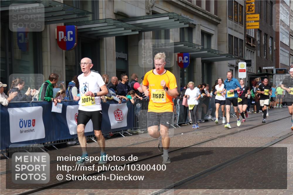 13.09.2026 - 21. swb-Marathon Bremen Strokosch-Dieckow http://msf.ph/oto/10300400 13.09.2026 10:48:24 Ziel 10231, 10269, 10426, 10489, 10538, 10770, 10814, 10815, 10917, 10993, 11196, 11372, 11611, 11837, 11885, 12204, 13512, 10142, 10316, 10329, 10421, 10426, 10638, 11058, 11135, 11193, 11241, 11582, 11683, 11781, 11815, 11837, 12259, 13570 meine-sportfotos.de