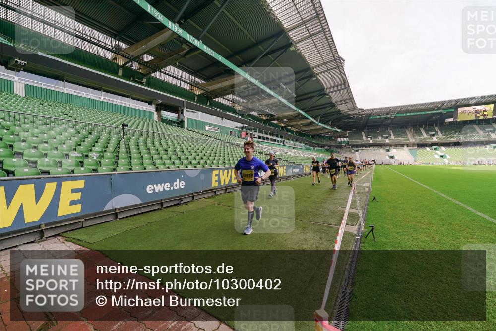 13.09.2026 - 21. swb-Marathon Bremen Michael Burmester http://msf.ph/oto/10300402 13.09.2026 10:40:06 Laufen im Stadion 10135, 10138, 10139, 10156, 10169, 10204, 10213, 10217, 10229, 10234, 10238, 10279, 10280, 10299, 10314, 10321, 10354, 10360, 10363, 10364, 10378, 10386, 10404, 10406, 10417, 10424, 10435, 10455, 10457, 10469, 10484, 10493, 10501, 10505, 10510, 10511, 10545, 10556, 10570, 10576, 10580, 10582, 10595, 10599, 10609, 10611, 10616, 10619, 10630, 10653, 10660, 10662, 10664, 10686, 10694, 10696, 10712, 10737, 10743, 10751 meine-sportfotos.de