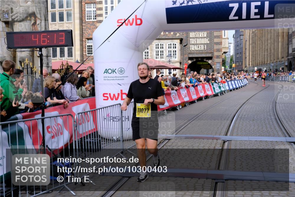 13.09.2026 - 21. swb-Marathon Bremen Tim E. http://msf.ph/oto/10300403 13.09.2026 10:41:29 Ziel 11077, 11201, 12209 meine-sportfotos.de