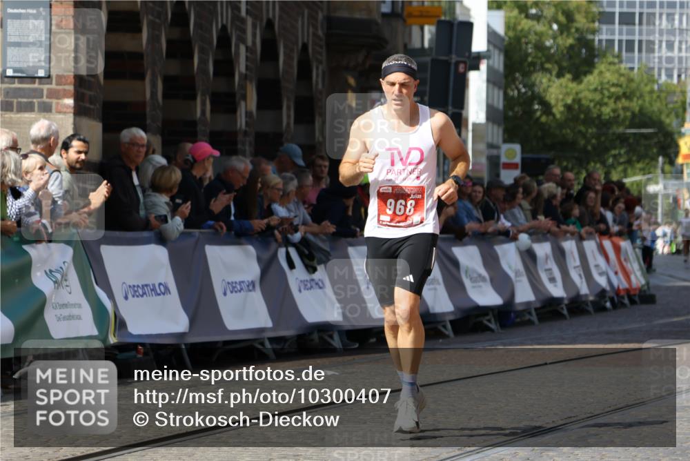 13.09.2026 - 21. swb-Marathon Bremen Strokosch-Dieckow http://msf.ph/oto/10300407 13.09.2026 12:50:00 Ziel 719, 968, 7692 meine-sportfotos.de