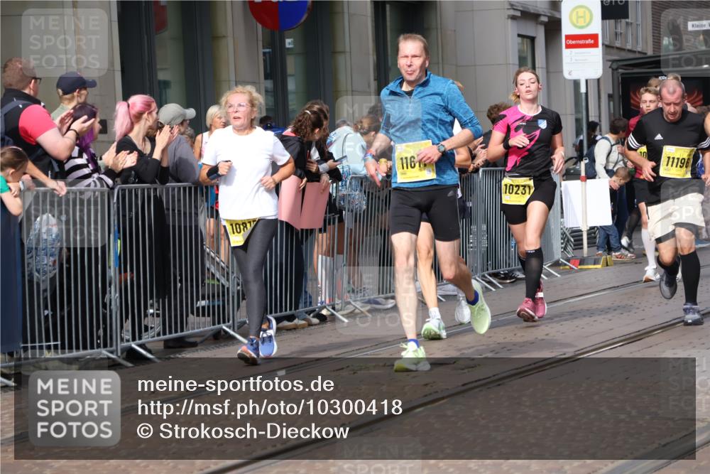 13.09.2026 - 21. swb-Marathon Bremen Strokosch-Dieckow http://msf.ph/oto/10300418 13.09.2026 10:48:25 Ziel 10231, 10269, 10489, 10538, 10770, 10814, 10815, 10917, 10993, 11196, 11372, 11611, 11885, 12204, 13512, 10316, 10329, 10421, 10426, 10638, 11058, 11135, 11193, 11241, 11582, 11683, 11781, 11815, 11837, 12259, 13570 meine-sportfotos.de