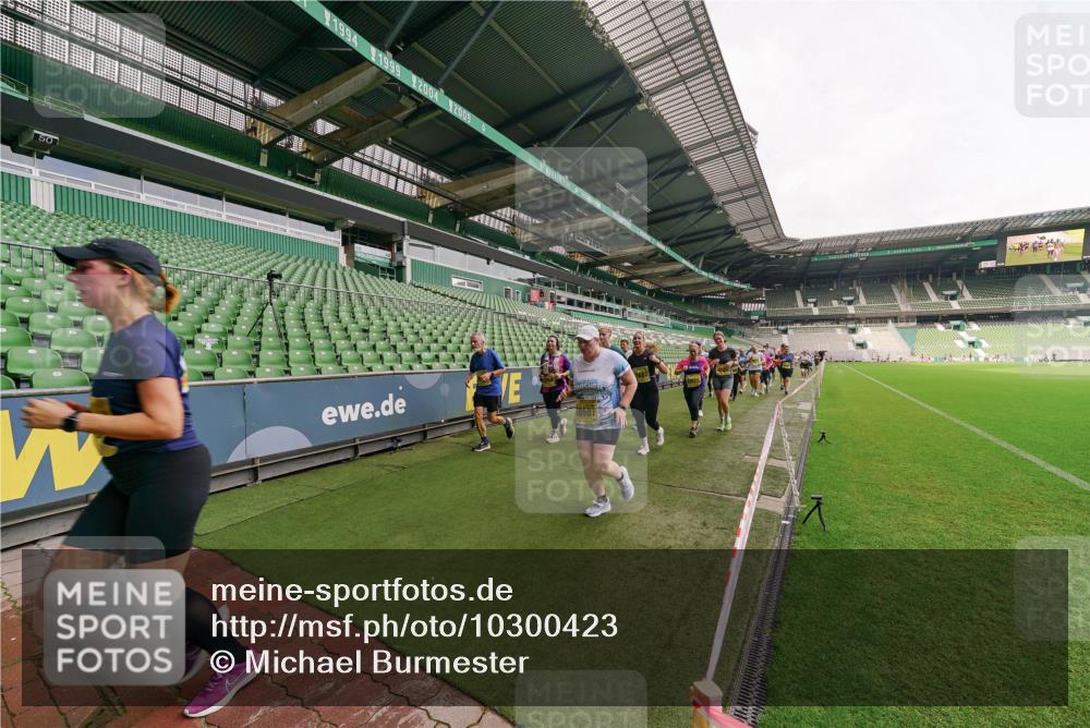 13.09.2026 - 21. swb-Marathon Bremen Michael Burmester http://msf.ph/oto/10300423 13.09.2026 10:40:13 Laufen im Stadion 10135, 10138, 10139, 10156, 10169, 10204, 10213, 10217, 10229, 10234, 10238, 10279, 10280, 10299, 10314, 10321, 10354, 10360, 10363, 10364, 10378, 10386, 10404, 10406, 10417, 10424, 10435, 10455, 10457, 10469, 10483, 10484, 10493, 10501, 10505, 10510, 10511, 10545, 10556, 10570, 10576, 10580, 10582, 10586, 10595, 10599, 10609, 10611, 10616, 10619, 10630, 10653, 10660, 10662, 10664, 10686, 10694, 10696, 10712, 10737, 10743, 10751 meine-sportfotos.de