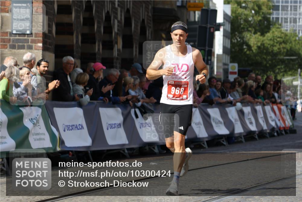 13.09.2026 - 21. swb-Marathon Bremen Strokosch-Dieckow http://msf.ph/oto/10300424 13.09.2026 12:50:00 Ziel 719, 968, 7692 meine-sportfotos.de