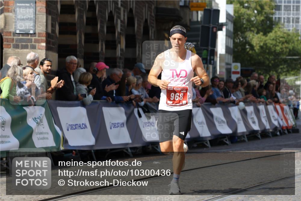 13.09.2026 - 21. swb-Marathon Bremen Strokosch-Dieckow http://msf.ph/oto/10300436 13.09.2026 12:50:01 Ziel 719, 968, 7692 meine-sportfotos.de