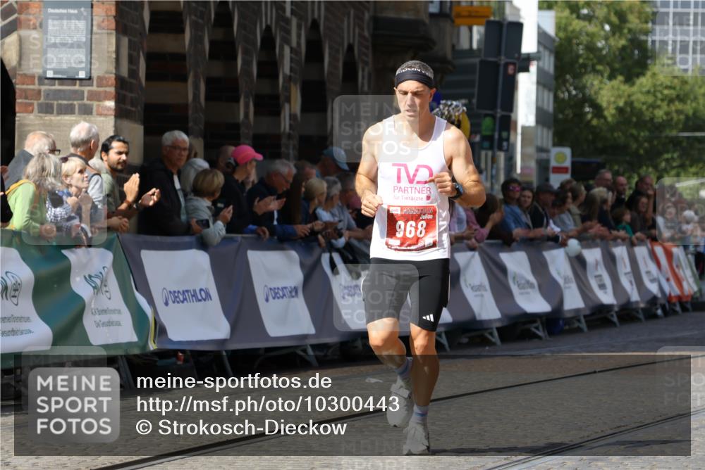 13.09.2026 - 21. swb-Marathon Bremen Strokosch-Dieckow http://msf.ph/oto/10300443 13.09.2026 12:50:01 Ziel 719, 968, 7692 meine-sportfotos.de