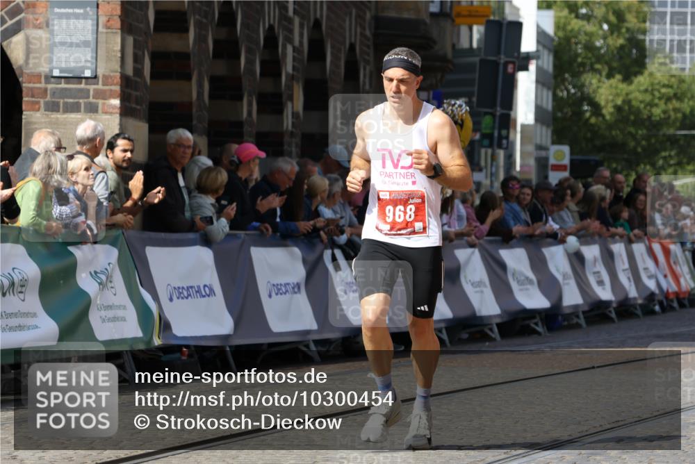 13.09.2026 - 21. swb-Marathon Bremen Strokosch-Dieckow http://msf.ph/oto/10300454 13.09.2026 12:50:01 Ziel 719, 968, 7692 meine-sportfotos.de