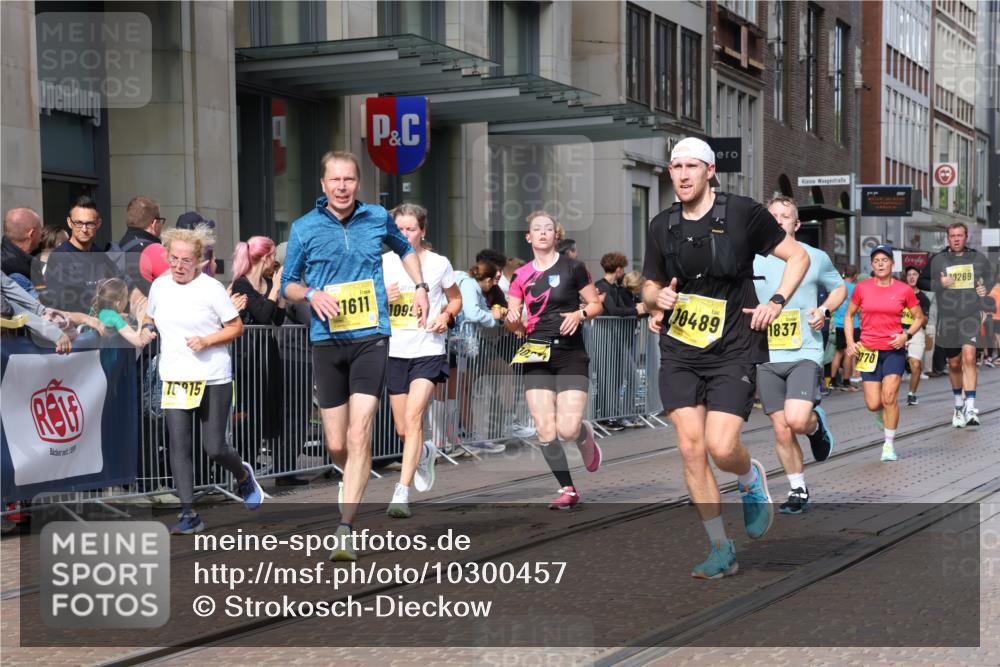 13.09.2026 - 21. swb-Marathon Bremen Strokosch-Dieckow http://msf.ph/oto/10300457 13.09.2026 10:48:26 Ziel 10231, 10269, 10489, 10538, 10770, 10814, 10815, 10917, 10993, 11196, 11372, 11611, 11885, 12204, 13512, 10316, 10329, 10421, 10426, 10638, 10814, 11058, 11135, 11241, 11582, 11683, 11781, 11815, 11837, 12259, 13570 meine-sportfotos.de