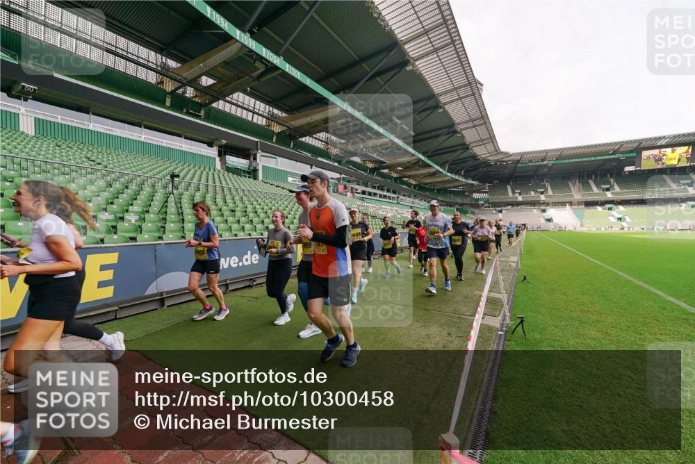 13.09.2026 - 21. swb-Marathon Bremen Michael Burmester http://msf.ph/oto/10300458 13.09.2026 10:40:21 Laufen im Stadion 10135, 10138, 10139, 10155, 10156, 10169, 10204, 10213, 10217, 10229, 10234, 10238, 10279, 10280, 10299, 10313, 10314, 10321, 10354, 10360, 10363, 10364, 10378, 10386, 10404, 10406, 10417, 10424, 10435, 10455, 10457, 10469, 10483, 10484, 10493, 10501, 10505, 10510, 10511, 10545, 10556, 10570, 10576, 10580, 10582, 10586, 10595, 10599, 10609, 10611, 10616, 10619, 10653, 10660, 10662, 10664, 10686, 10694, 10696, 10706, 10712, 10737, 10743, 10751, 10766 meine-sportfotos.de