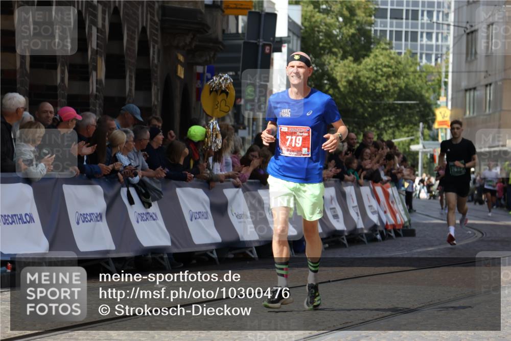 13.09.2026 - 21. swb-Marathon Bremen Strokosch-Dieckow http://msf.ph/oto/10300476 13.09.2026 12:50:07 Ziel 719, 968, 520, 7692 meine-sportfotos.de