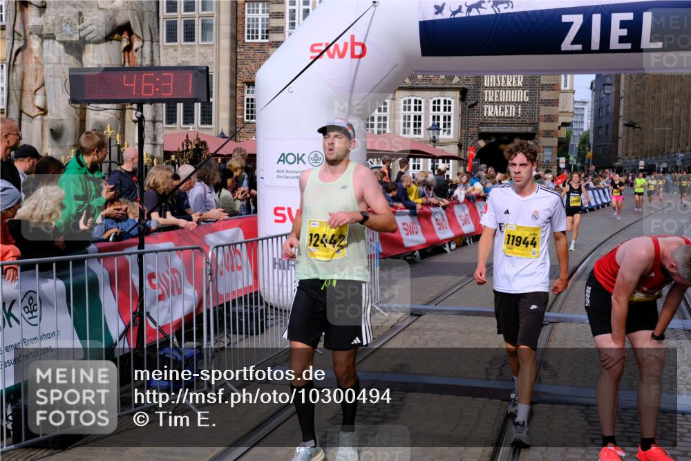 13.09.2026 - 21. swb-Marathon Bremen Tim E. http://msf.ph/oto/10300494 13.09.2026 10:41:48 Ziel 11628, 11944, 12442, 12455, 13520, 13600 meine-sportfotos.de