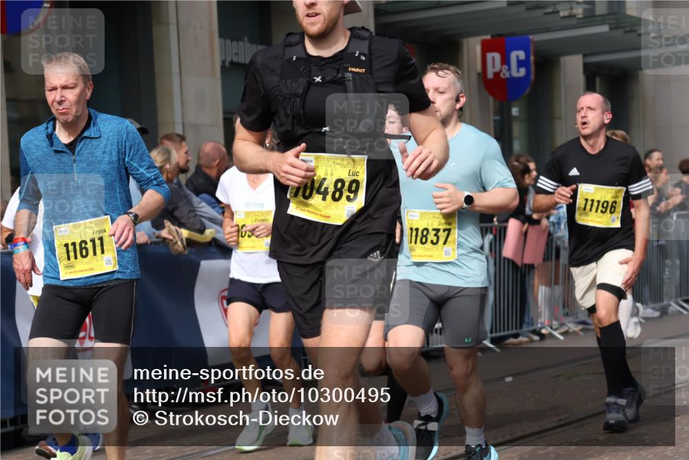 13.09.2026 - 21. swb-Marathon Bremen Strokosch-Dieckow http://msf.ph/oto/10300495 13.09.2026 10:48:28 Ziel 10231, 10538, 10770, 10815, 10917, 10993, 11196, 11372, 11611, 11885, 12204, 13512, 13555, 10231, 10269, 10316, 10421, 10426, 10489, 10638, 10770, 10814, 11058, 11135, 11241, 11582, 11683, 11781, 11815, 11837, 12259, 13570 meine-sportfotos.de