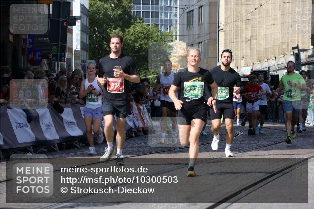 13.09.2026 - 21. swb-Marathon Bremen Strokosch-Dieckow http://msf.ph/oto/10300503 13.09.2026 13:21:00 Ziel 541, 769, 876, 1528, 3813, 3866, 4174, 4357, 4358, 4482, 5213, 5493, 5855, 5954, 6177, 6495, 6496, 7411, 7517, 8005, 8141, 8804, 9162, 9691, 9721, 9949, 13126, 226, 1191, 2979, 3450, 4362, 4734, 6357, 6970, 8237, 8323, 8408, 8791, 9267, 9268, 13120 meine-sportfotos.de
