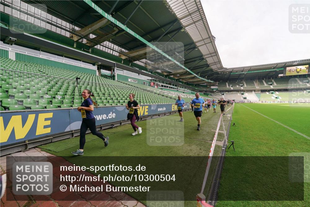 13.09.2026 - 21. swb-Marathon Bremen Michael Burmester http://msf.ph/oto/10300504 13.09.2026 10:40:28 Laufen im Stadion 10135, 10138, 10139, 10155, 10156, 10169, 10204, 10213, 10217, 10229, 10234, 10279, 10280, 10299, 10313, 10314, 10321, 10354, 10363, 10364, 10378, 10386, 10399, 10404, 10406, 10417, 10419, 10424, 10435, 10455, 10483, 10484, 10493, 10501, 10505, 10510, 10511, 10527, 10545, 10556, 10570, 10576, 10580, 10582, 10586, 10599, 10609, 10611, 10616, 10619, 10644, 10653, 10660, 10662, 10664, 10686, 10694, 10696, 10706, 10712, 10737, 10743, 10751, 10766, 10768 meine-sportfotos.de