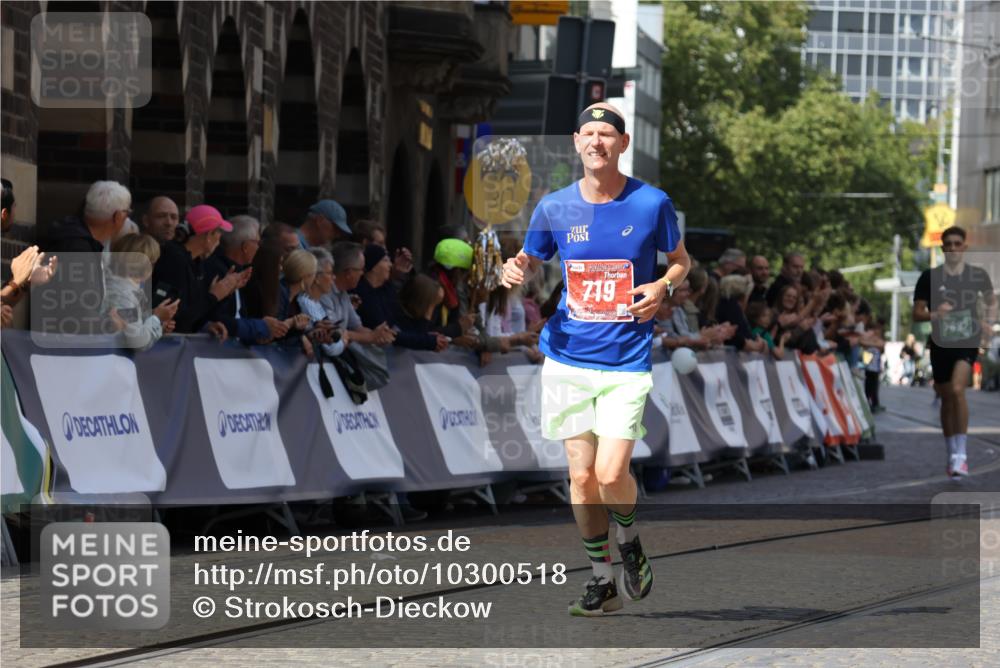 13.09.2026 - 21. swb-Marathon Bremen Strokosch-Dieckow http://msf.ph/oto/10300518 13.09.2026 12:50:07 Ziel 719, 968, 520, 7692 meine-sportfotos.de