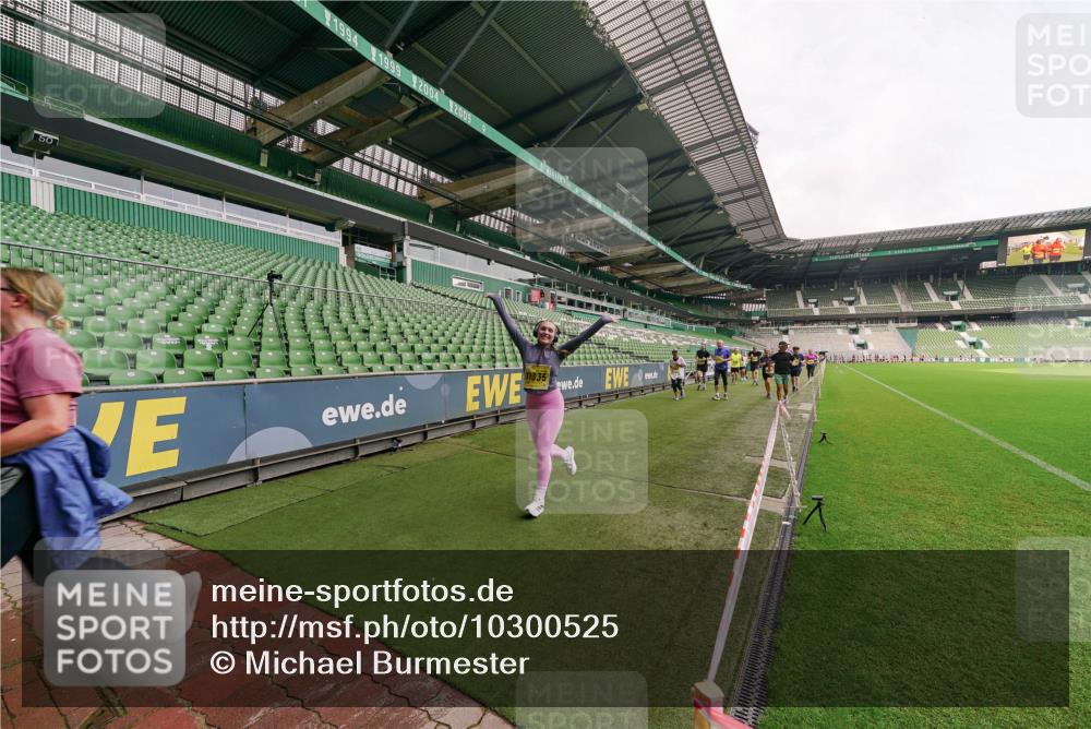 13.09.2026 - 21. swb-Marathon Bremen Michael Burmester http://msf.ph/oto/10300525 13.09.2026 10:40:36 Laufen im Stadion 10135, 10138, 10155, 10156, 10163, 10169, 10213, 10217, 10229, 10234, 10247, 10279, 10280, 10299, 10313, 10314, 10321, 10354, 10378, 10386, 10399, 10406, 10414, 10417, 10419, 10424, 10435, 10455, 10483, 10484, 10493, 10501, 10505, 10510, 10511, 10527, 10545, 10556, 10570, 10576, 10580, 10582, 10586, 10599, 10609, 10611, 10616, 10619, 10644, 10653, 10660, 10662, 10664, 10694, 10696, 10706, 10712, 10737, 10743, 10751, 10766, 10768, 10804, 11043, 11048 meine-sportfotos.de