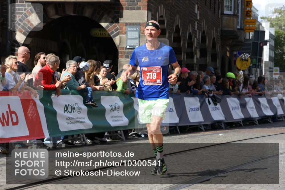 13.09.2026 - 21. swb-Marathon Bremen Strokosch-Dieckow http://msf.ph/oto/10300541 13.09.2026 12:50:09 Ziel 719, 520, 4232, 7692 meine-sportfotos.de