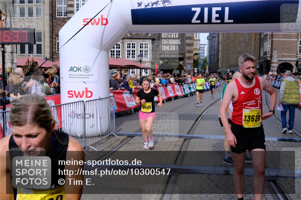 13.09.2026 - 21. swb-Marathon Bremen Tim E. http://msf.ph/oto/10300547 13.09.2026 10:41:54 Ziel 10341, 11426, 11527, 11628, 11944, 12246, 12442, 12455, 13586, 13600 meine-sportfotos.de
