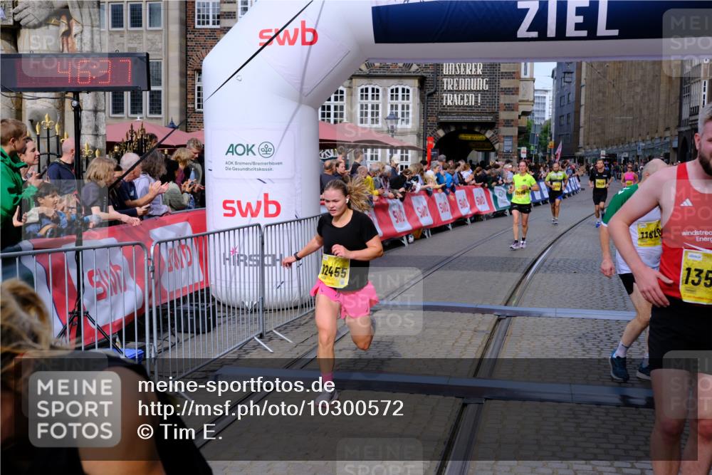 13.09.2026 - 21. swb-Marathon Bremen Tim E. http://msf.ph/oto/10300572 13.09.2026 10:41:54 Ziel 10341, 11426, 11527, 11628, 11944, 12246, 12442, 12455, 13586, 13600 meine-sportfotos.de
