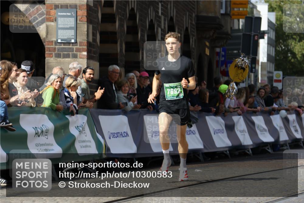 13.09.2026 - 21. swb-Marathon Bremen Strokosch-Dieckow http://msf.ph/oto/10300583 13.09.2026 12:50:12 Ziel 547, 719, 520, 4232, 7692 meine-sportfotos.de