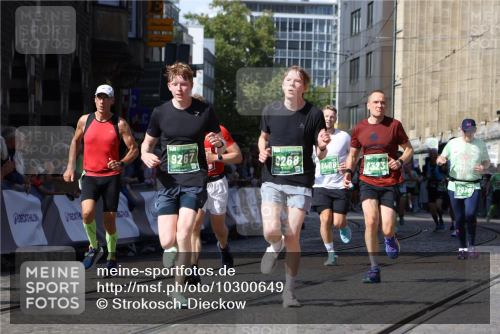 13.09.2026 - 21. swb-Marathon Bremen Strokosch-Dieckow http://msf.ph/oto/10300649 13.09.2026 13:21:07 Ziel 541, 769, 876, 1056, 1881, 2425, 2640, 3356, 3866, 4126, 4174, 4316, 4482, 4612, 5161, 5213, 5855, 5954, 6177, 6401, 6680, 7517, 7902, 8005, 8141, 8804, 9691, 13126, 226, 2979, 3534, 4234, 4445, 4484, 4519, 6357, 8323, 8408, 8791, 9267, 9268, 9900 meine-sportfotos.de