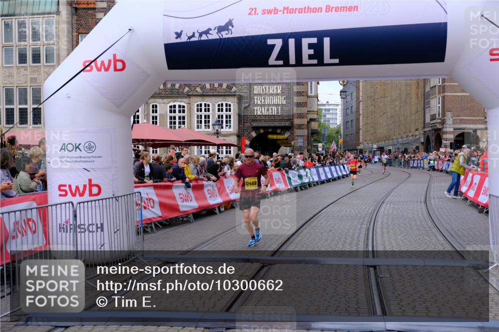 13.09.2026 - 21. swb-Marathon Bremen Tim E. http://msf.ph/oto/10300662 13.09.2026 10:42:12 Ziel 10972, 12468, 13621 meine-sportfotos.de