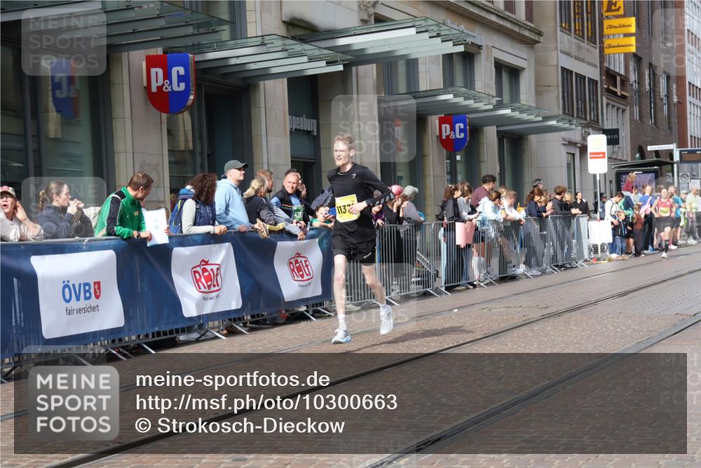 13.09.2026 - 21. swb-Marathon Bremen Strokosch-Dieckow http://msf.ph/oto/10300663 13.09.2026 10:48:37 Ziel 10253, 10293, 10392, 10566, 10815, 11885, 11891, 12027, 12204, 12350, 13512, 13555, 10231, 10269, 10421, 10426, 10489, 10538, 10638, 10770, 10814, 10815, 10917, 10993, 11135, 11196, 11241, 11372, 11582, 11611, 11683, 11815, 11837, 12259, 13570 meine-sportfotos.de