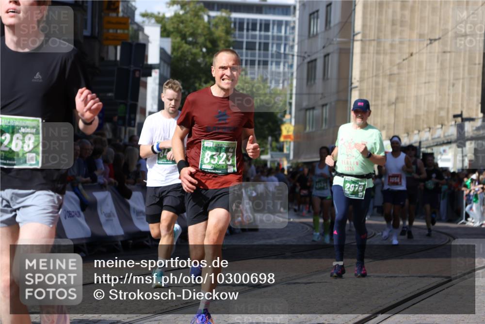 13.09.2026 - 21. swb-Marathon Bremen Strokosch-Dieckow http://msf.ph/oto/10300698 13.09.2026 13:21:09 Ziel 541, 769, 876, 1056, 1881, 2425, 2640, 3356, 3866, 4126, 4316, 4465, 4482, 4612, 5161, 5213, 5954, 6177, 6401, 6680, 7517, 7902, 8005, 8141, 8804, 8971, 9691, 13126, 226, 2979, 3534, 4234, 4445, 4484, 4519, 8323, 8408, 8791, 9514, 9900 meine-sportfotos.de