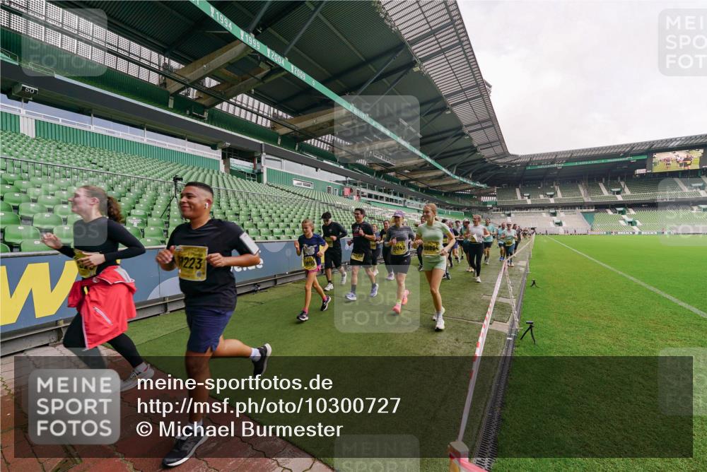 13.09.2026 - 21. swb-Marathon Bremen Michael Burmester http://msf.ph/oto/10300727 13.09.2026 10:41:32 Laufen im Stadion 10148, 10155, 10163, 10169, 10213, 10247, 10299, 10313, 10321, 10354, 10395, 10396, 10399, 10406, 10414, 10417, 10419, 10422, 10424, 10435, 10455, 10461, 10462, 10483, 10519, 10527, 10545, 10546, 10547, 10570, 10582, 10586, 10611, 10644, 10694, 10696, 10705, 10706, 10719, 10722, 10766, 10768, 10776, 10804, 10859, 10889, 10909, 10963, 10977, 11043, 11048, 11084, 11085, 11090, 11097, 11098, 11239 meine-sportfotos.de