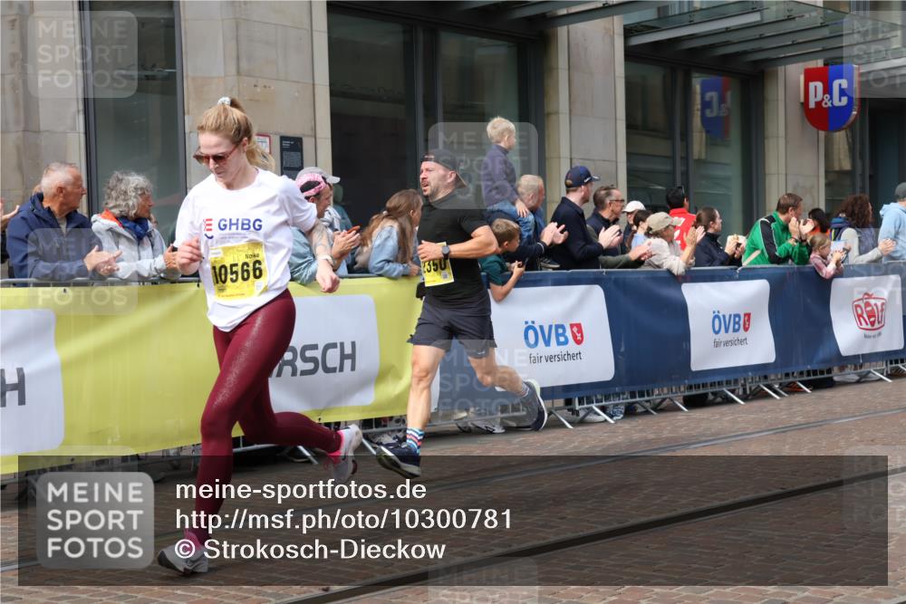13.09.2026 - 21. swb-Marathon Bremen Strokosch-Dieckow http://msf.ph/oto/10300781 13.09.2026 10:49:00 Ziel 10294, 10392, 10514, 10655, 10739, 10835, 10846, 10910, 11191, 11316, 11567, 11621, 11635, 11896, 11984, 12132, 12149, 12376, 12450, 12529, 13577, 10253, 10293, 10566, 10815, 11885, 11891, 12027, 12204, 12350, 13512, 13555 meine-sportfotos.de