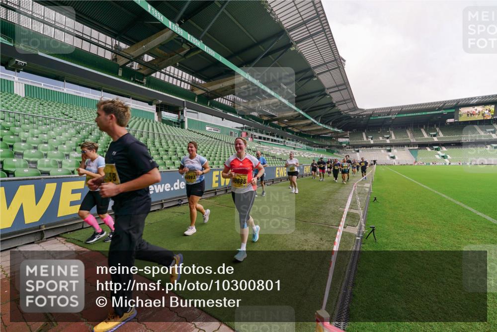 13.09.2026 - 21. swb-Marathon Bremen Michael Burmester http://msf.ph/oto/10300801 13.09.2026 10:41:48 Laufen im Stadion 10148, 10155, 10163, 10247, 10313, 10330, 10354, 10395, 10396, 10399, 10406, 10414, 10419, 10422, 10424, 10435, 10455, 10461, 10462, 10483, 10490, 10519, 10527, 10545, 10546, 10547, 10582, 10586, 10611, 10644, 10665, 10694, 10705, 10706, 10719, 10722, 10752, 10766, 10768, 10776, 10804, 10854, 10859, 10889, 10909, 10963, 10977, 11026, 11027, 11041, 11043, 11048, 11078, 11084, 11085, 11090, 11097, 11098, 11140, 11192, 11239 meine-sportfotos.de