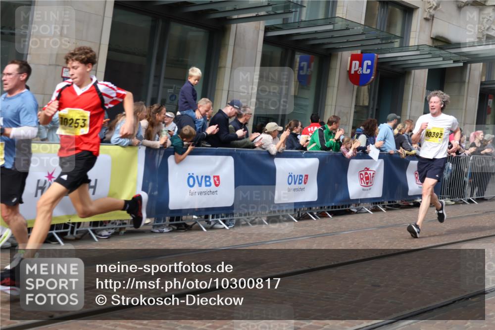 13.09.2026 - 21. swb-Marathon Bremen Strokosch-Dieckow http://msf.ph/oto/10300817 13.09.2026 10:49:02 Ziel 10294, 10392, 10514, 10655, 10739, 10835, 10846, 10910, 11092, 11191, 11316, 11567, 11621, 11635, 11896, 11984, 12132, 12149, 12376, 12450, 12529, 13577, 10253, 10293, 10392, 10566, 10815, 11885, 11891, 12027, 12204, 12350, 13512, 13555 meine-sportfotos.de