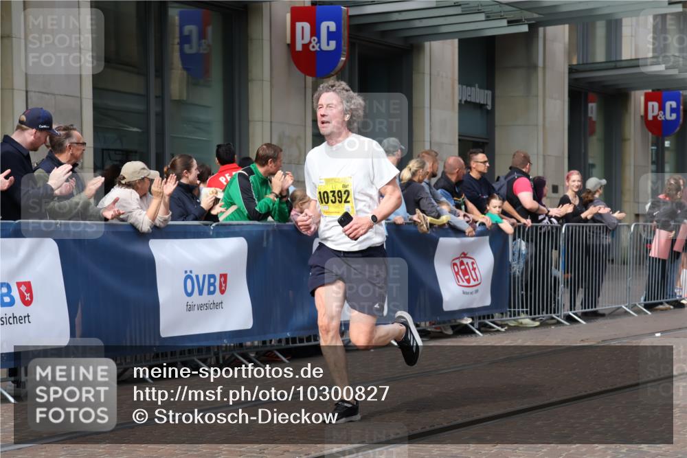 13.09.2026 - 21. swb-Marathon Bremen Strokosch-Dieckow http://msf.ph/oto/10300827 13.09.2026 10:49:03 Ziel 10294, 10514, 10655, 10739, 10835, 10846, 10910, 11092, 11191, 11316, 11567, 11621, 11635, 11896, 11984, 12132, 12149, 12376, 12450, 12529, 13577, 10253, 10293, 10392, 10566, 11885, 11891, 12027, 12204, 12350, 13512, 13555 meine-sportfotos.de