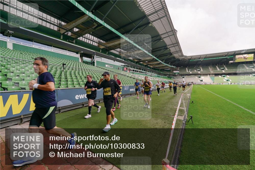 13.09.2026 - 21. swb-Marathon Bremen Michael Burmester http://msf.ph/oto/10300833 13.09.2026 10:41:56 Laufen im Stadion 10148, 10155, 10163, 10247, 10303, 10313, 10330, 10354, 10395, 10396, 10399, 10414, 10419, 10422, 10424, 10455, 10461, 10462, 10483, 10490, 10519, 10527, 10545, 10546, 10547, 10586, 10611, 10644, 10665, 10694, 10705, 10706, 10719, 10722, 10752, 10766, 10768, 10776, 10804, 10854, 10859, 10889, 10909, 10963, 10977, 11026, 11027, 11041, 11043, 11048, 11078, 11084, 11085, 11090, 11097, 11098, 11140, 11192, 11239 meine-sportfotos.de