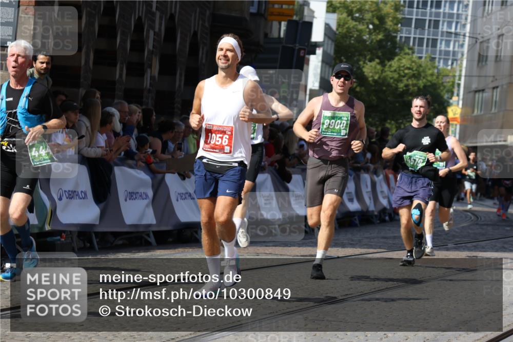 13.09.2026 - 21. swb-Marathon Bremen Strokosch-Dieckow http://msf.ph/oto/10300849 13.09.2026 13:21:17 Ziel 854, 1056, 1191, 1881, 2425, 2640, 3356, 3450, 3933, 4126, 4316, 4362, 4465, 4612, 5161, 6401, 6680, 6970, 7902, 8005, 8237, 8622, 8971, 13120, 2904, 3120, 3202, 3534, 3655, 4165, 4234, 4445, 4484, 4519, 6862, 8184, 8270, 8730, 8923, 9048, 9514, 9722, 9900 meine-sportfotos.de