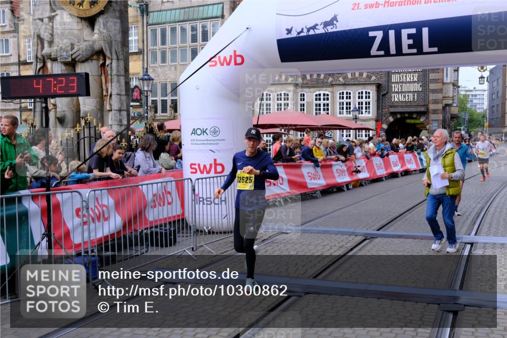 13.09.2026 - 21. swb-Marathon Bremen Tim E. http://msf.ph/oto/10300862 13.09.2026 10:42:40 Ziel 10358, 10632, 10775, 11375, 11630, 11895, 12395, 12525 meine-sportfotos.de