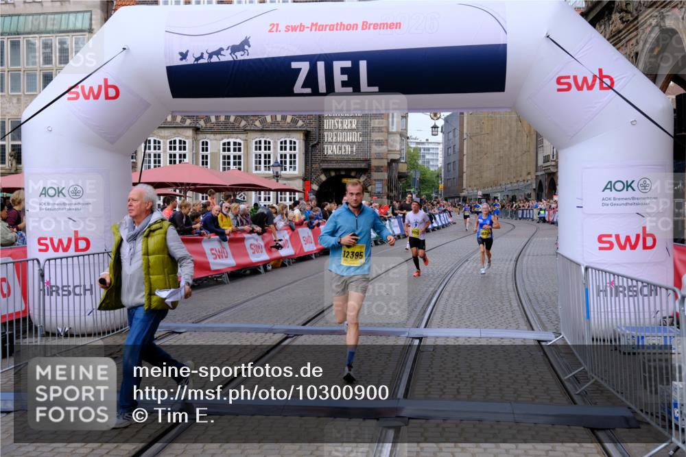 13.09.2026 - 21. swb-Marathon Bremen Tim E. http://msf.ph/oto/10300900 13.09.2026 10:42:41 Ziel 10358, 10632, 10775, 11375, 11630, 11895, 12395, 12525 meine-sportfotos.de