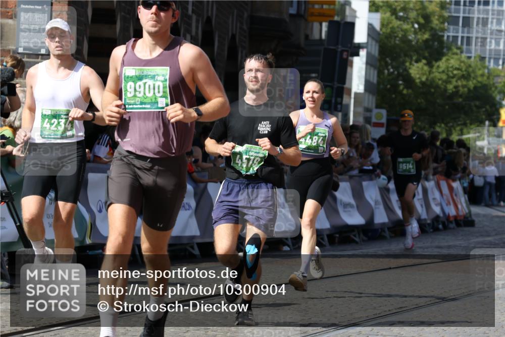 13.09.2026 - 21. swb-Marathon Bremen Strokosch-Dieckow http://msf.ph/oto/10300904 13.09.2026 13:21:19 Ziel 854, 1056, 1191, 1881, 2425, 2640, 3356, 3450, 3933, 4126, 4316, 4362, 4465, 4612, 4734, 5161, 6401, 6680, 6970, 7902, 8237, 8622, 8971, 13120, 1130, 2904, 3120, 3202, 3435, 3655, 4165, 4234, 4484, 4519, 6862, 8184, 8270, 8384, 8730, 8923, 9048, 9514, 9722 meine-sportfotos.de