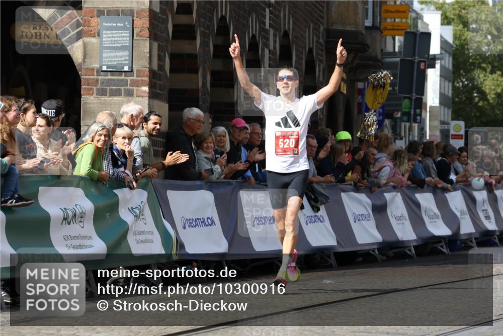 13.09.2026 - 21. swb-Marathon Bremen Strokosch-Dieckow http://msf.ph/oto/10300916 13.09.2026 12:50:46 Ziel 520, 4232, 8075, 1214, 1639 meine-sportfotos.de