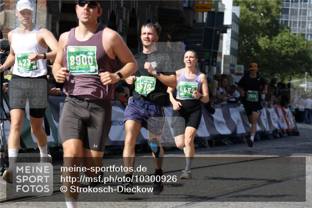 13.09.2026 - 21. swb-Marathon Bremen Strokosch-Dieckow http://msf.ph/oto/10300926 13.09.2026 13:21:19 Ziel 854, 1056, 1191, 1881, 2425, 2640, 3356, 3450, 3933, 4126, 4316, 4362, 4465, 4612, 4734, 5161, 6401, 6680, 6970, 7902, 8237, 8622, 8971, 13120, 1130, 2904, 3120, 3202, 3435, 3655, 4165, 4234, 4484, 4519, 6862, 8184, 8270, 8384, 8730, 8923, 9048, 9514, 9722 meine-sportfotos.de