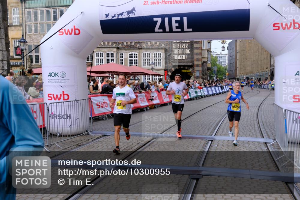 13.09.2026 - 21. swb-Marathon Bremen Tim E. http://msf.ph/oto/10300955 13.09.2026 10:42:44 Ziel 10358, 10632, 10775, 11375, 11630, 11779, 11895, 12395, 12525 meine-sportfotos.de